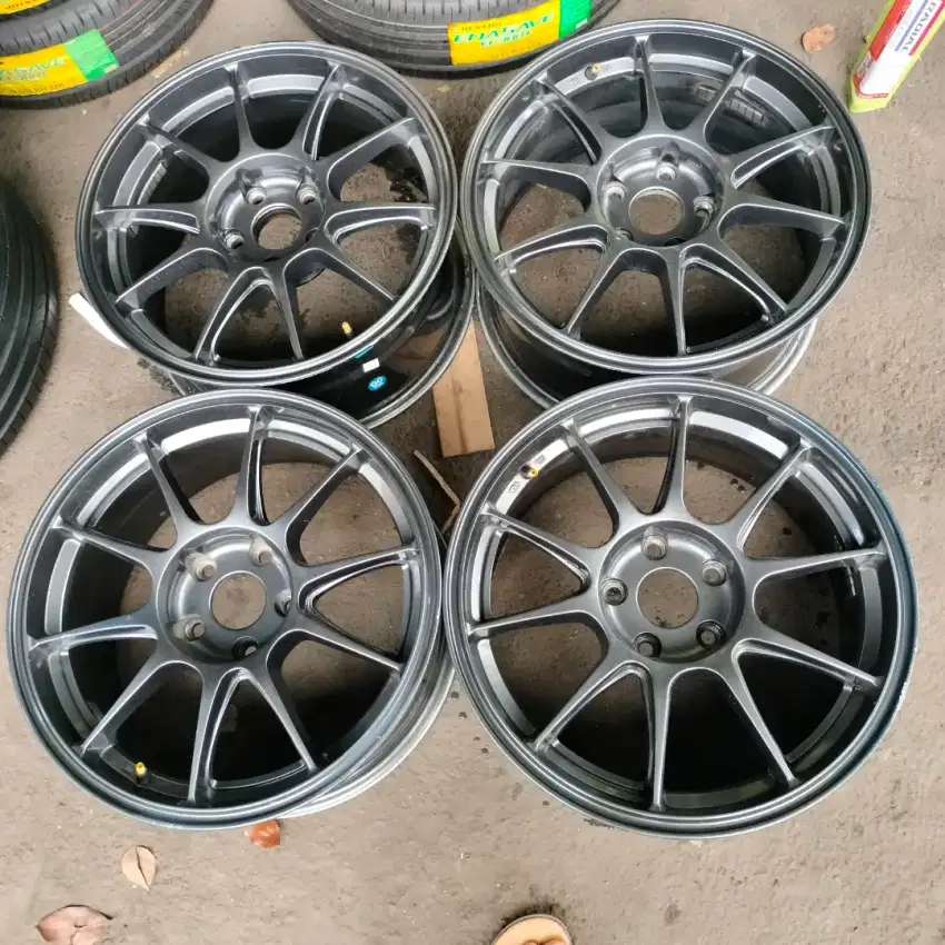 Wedssport tc105x SSW R17x8 5x114,3 ET 35 4pcs