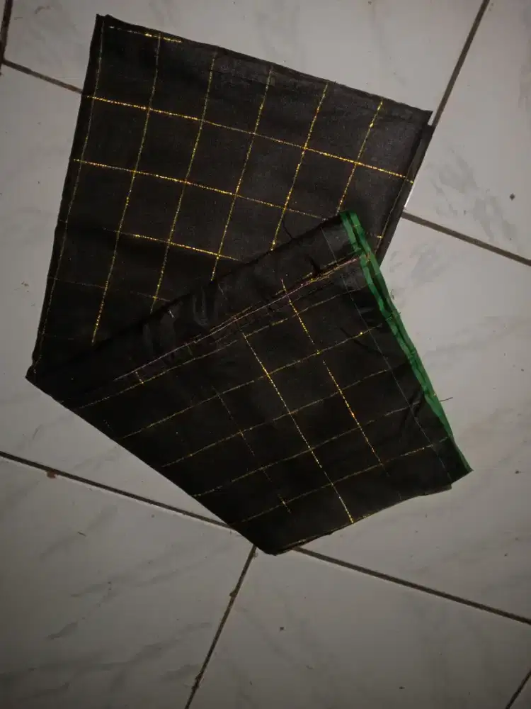 Jual sarung tenun Sulawesi masih bagus kondisi second