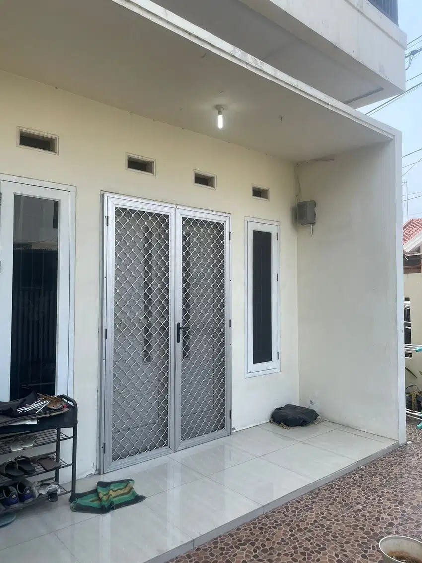 Disewakan Rumah Hoek Cluster Bulevard Hijau Harapan Indah Bekasi