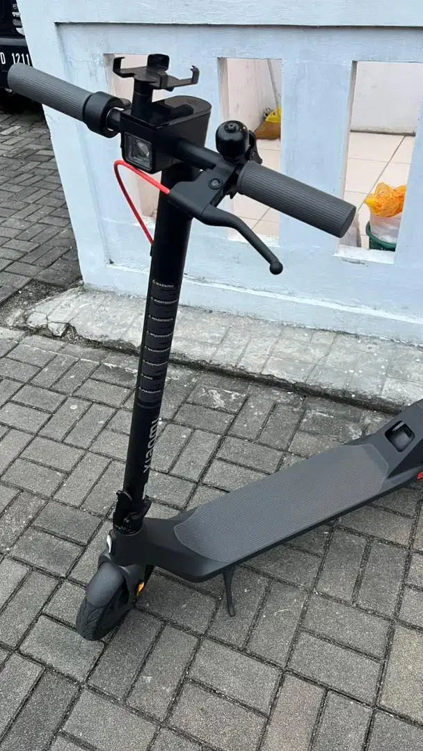 Xiomi scooter 4 lite gen 2nd like new