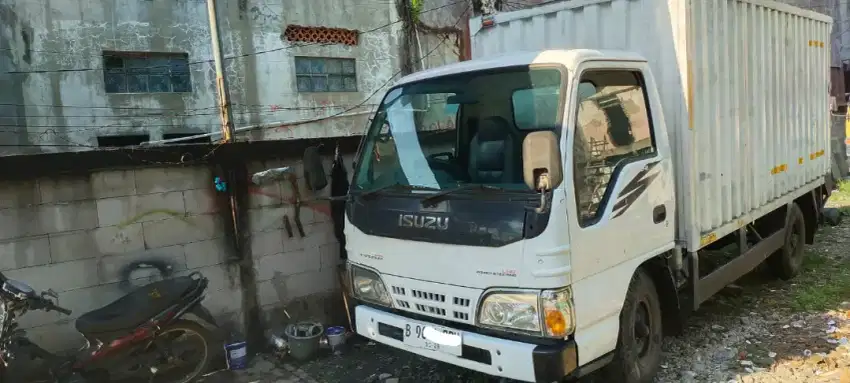 Isuzu elf 4ban long