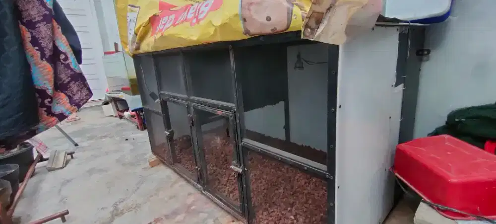 kandang hewan dinding atau bawah