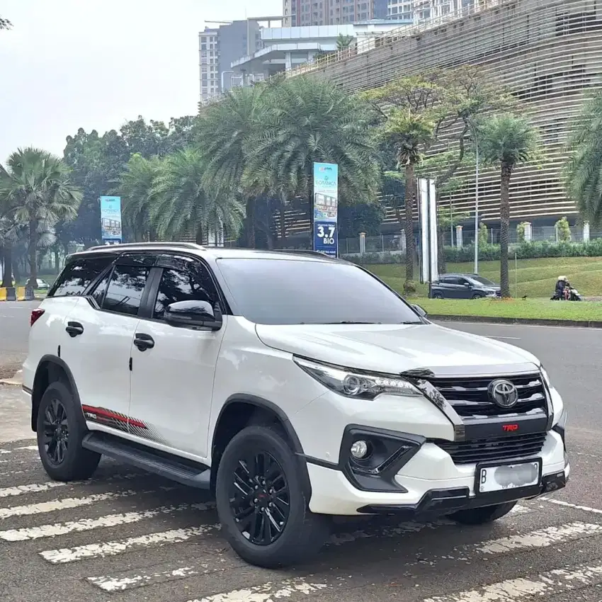 FORTUNER VRZ TRD AT 2019 KICK SENSOR LOW KM 40rb SUPER ISTIMEWA !!