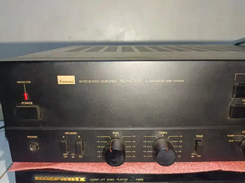 Amplifier Sansui