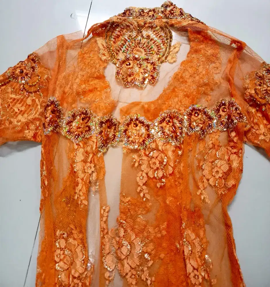 Kebaya tile berpayet