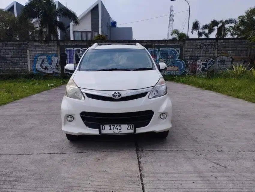Toyota Avanza Veloz 1.5 metik 2014 mobil bekas murah