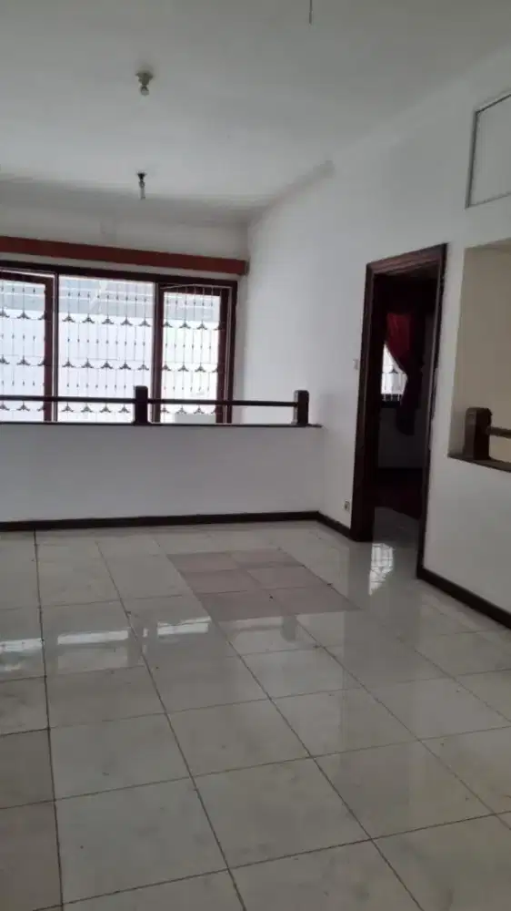 GRAHA FAMILY TERMURAH LUAS LEBAR HANYA 6 M-an DEKAT TOL WIYUNG UNESA