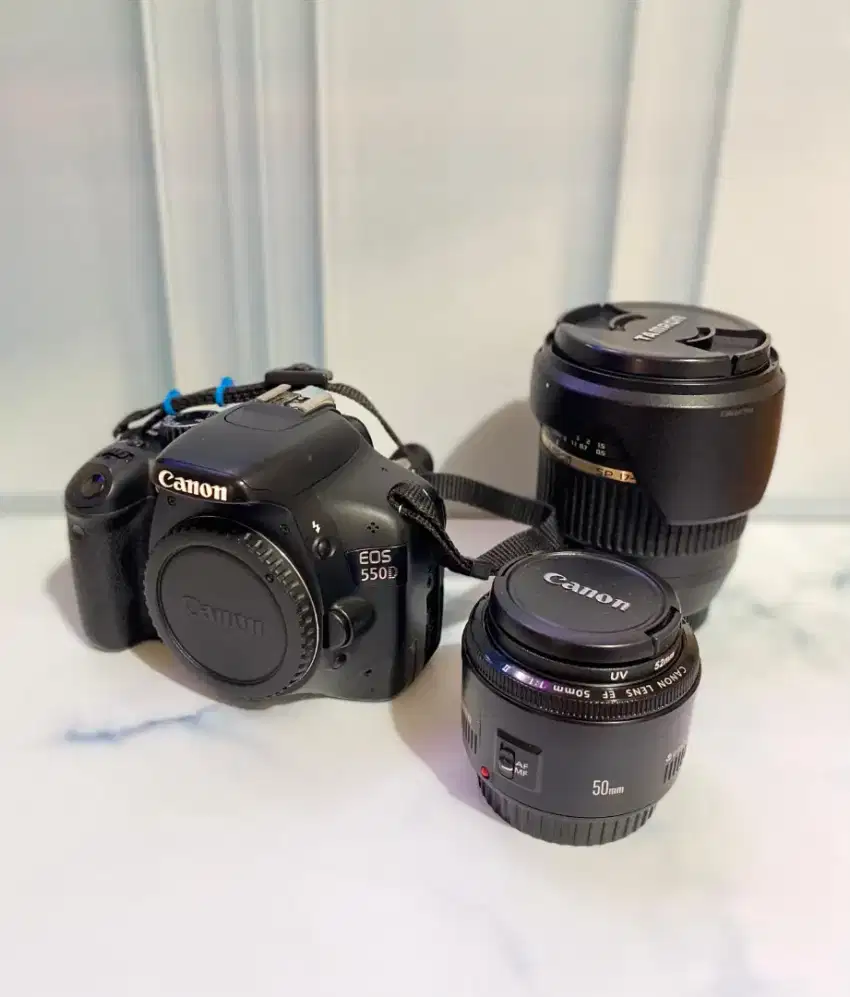 1 Set Kamera DSLR Canon EOS 55D + Lensa + Flash + Aksesoris