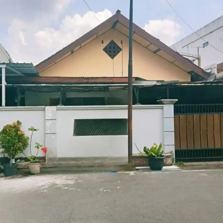 Rumah siap huni solokota Nusaukan banjarsari Solo