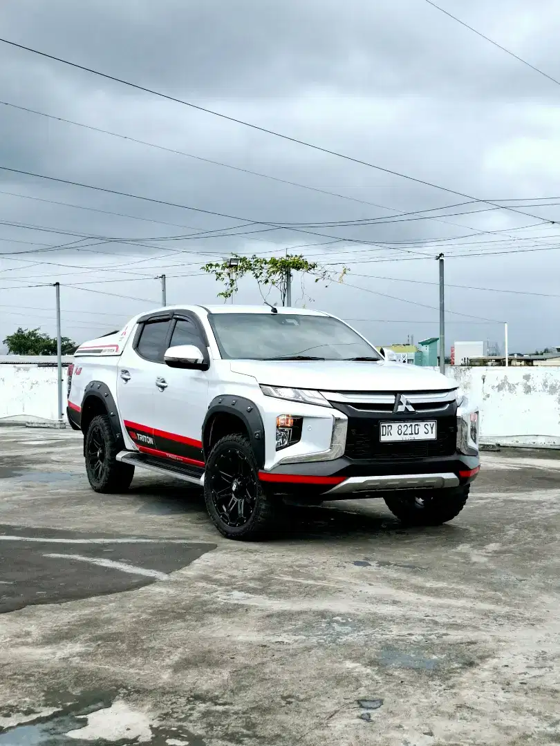 MITSUBISHI TRITON DC 2.5 A/T 4X4 NIK 2019