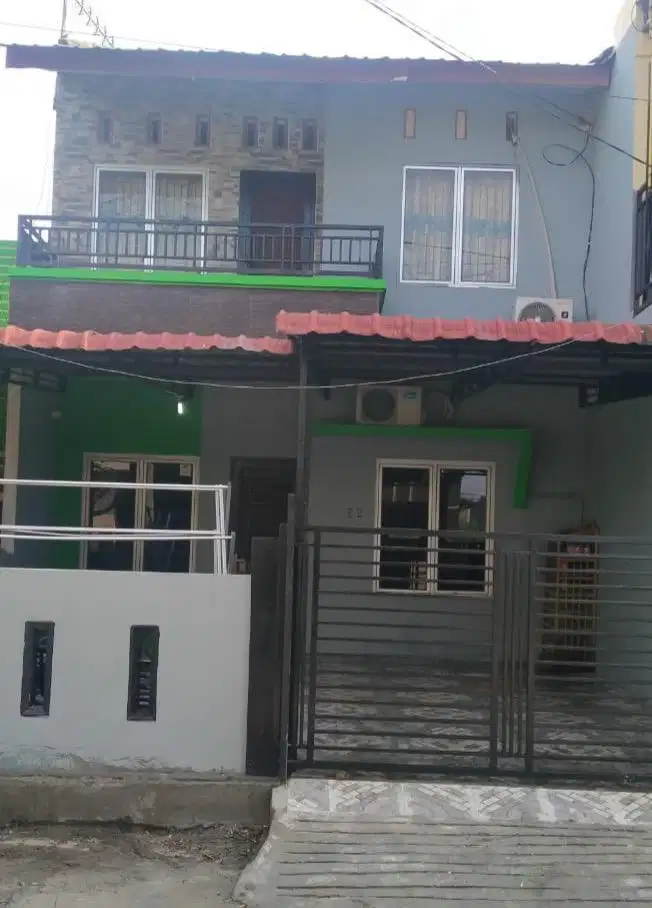 Dijual Rumah 2 lantai hunian keluarga, komlek aman. Dekat pintu Tol
