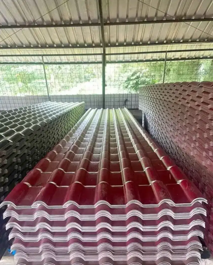 Tukang renovasi dan atap