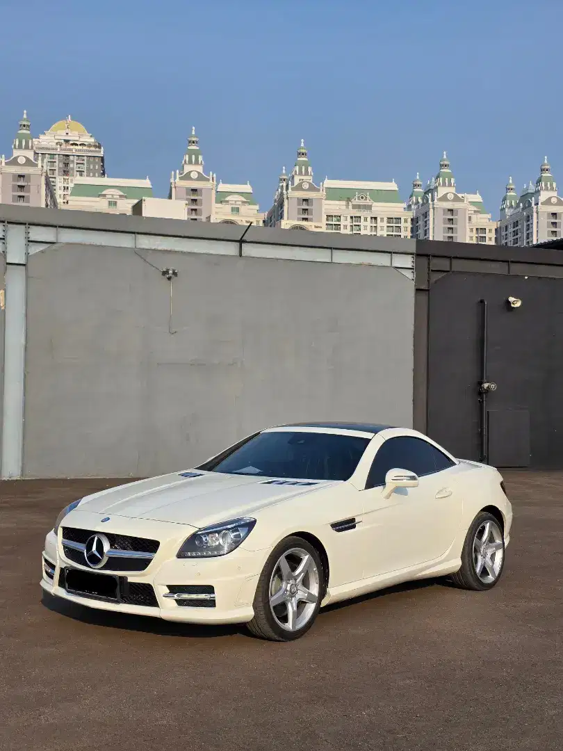Mercedes Benz SLK250 AMG 2013 / Low KM / Like NeW