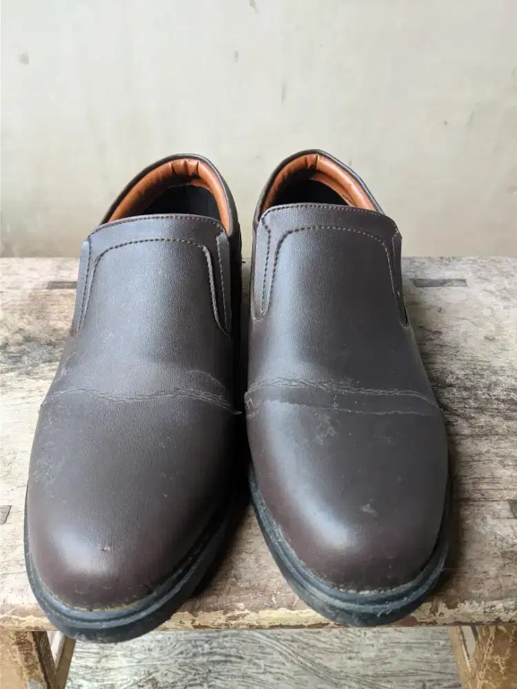 Sepatu pantofel 41 27cm