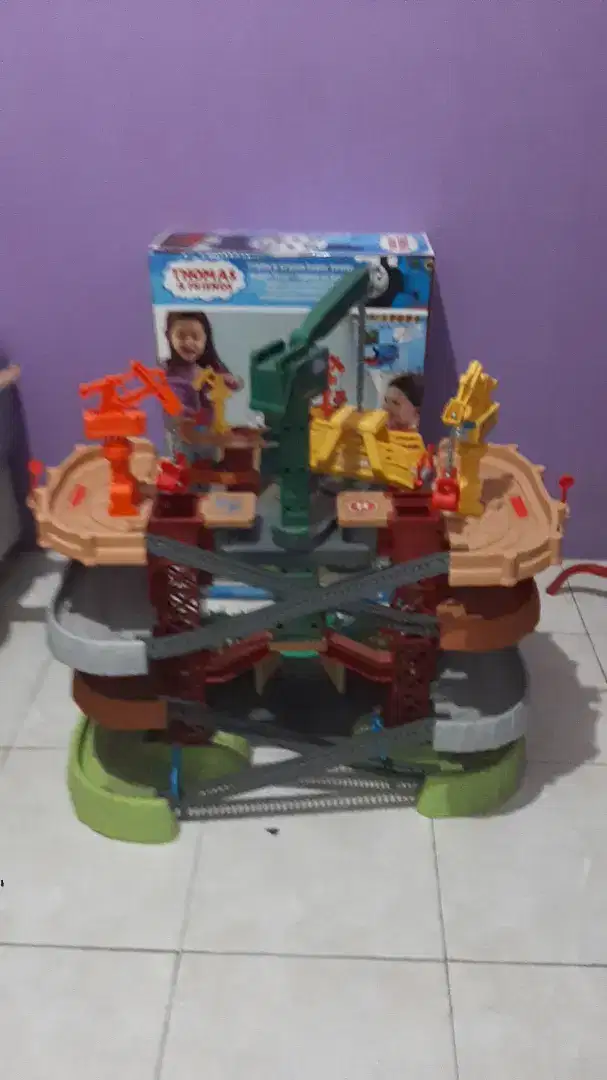 TRAINS AND CRANES SUPER TOWER THOMAS PRELOVED