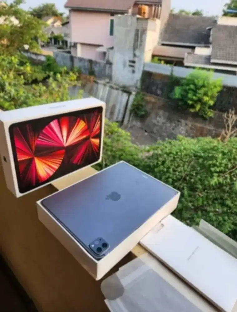 Ipad Pro M1 128 GB iBox Kondisi Masih Bagus Dan Siap Pakai