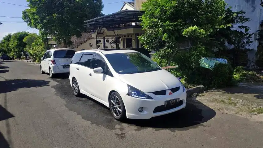 Mitsubishi Grandis GLS 2007