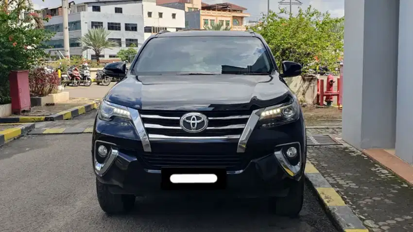 Toyota fortuner vrz diesel 2019 hitam tangan pertama dari baru