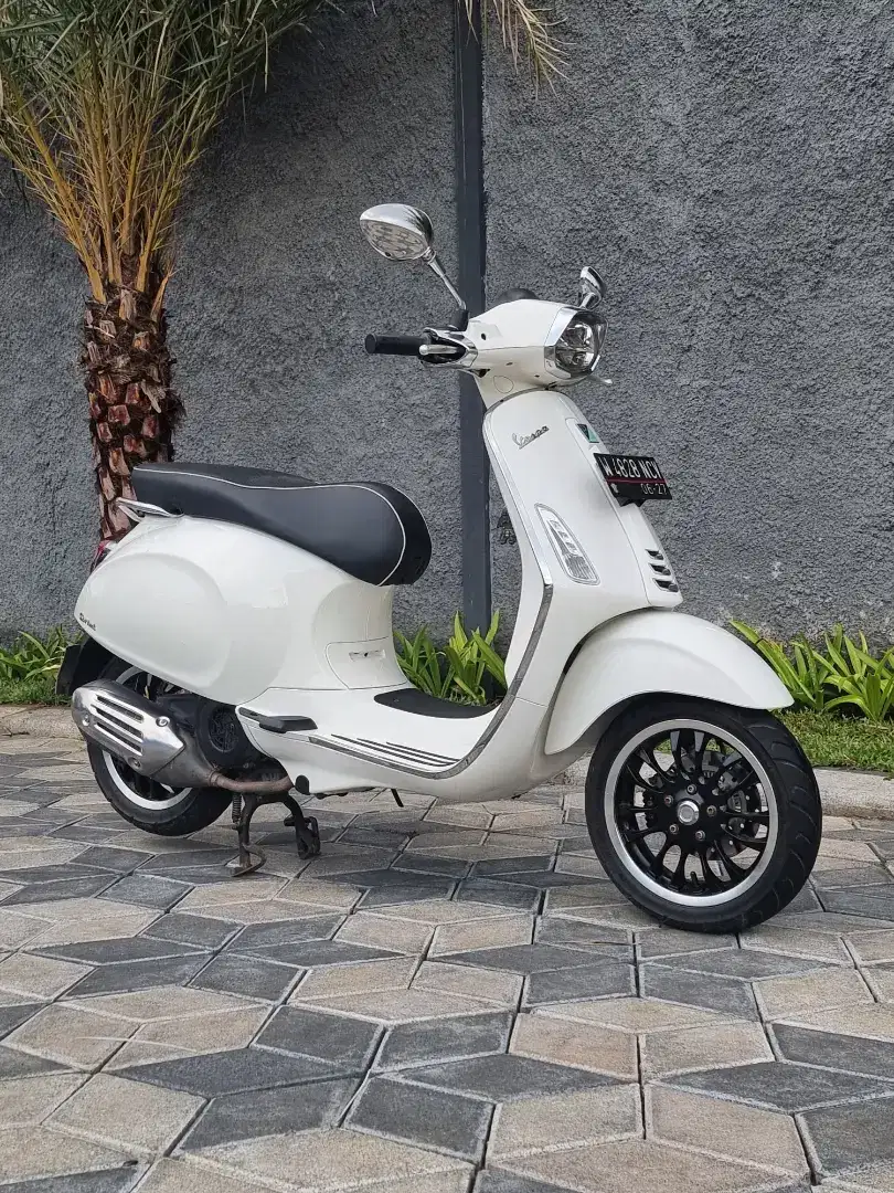 Vespa Sprint 150 ABS IGet 2022 Putih Mulus Odo 8rb Jarang Koko Motor