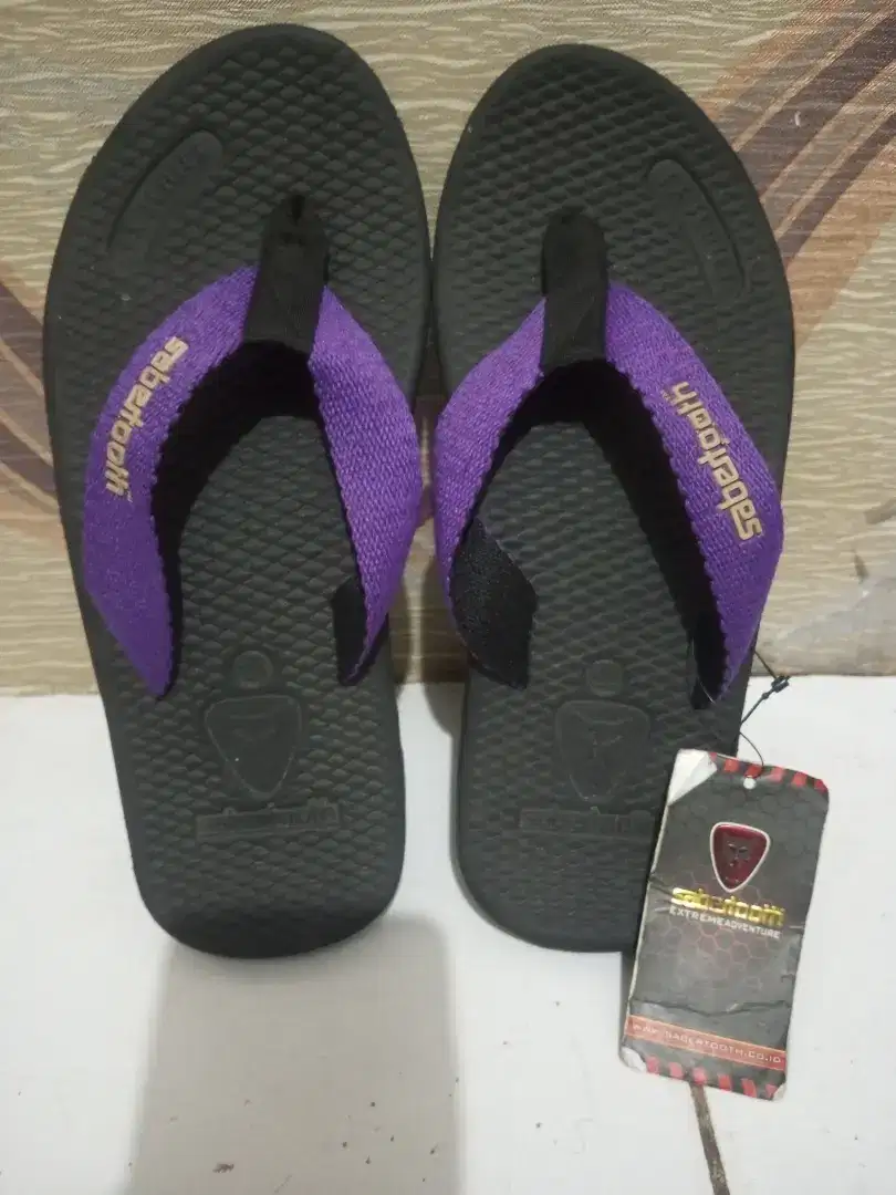 Sandal Sabertooth & rafila