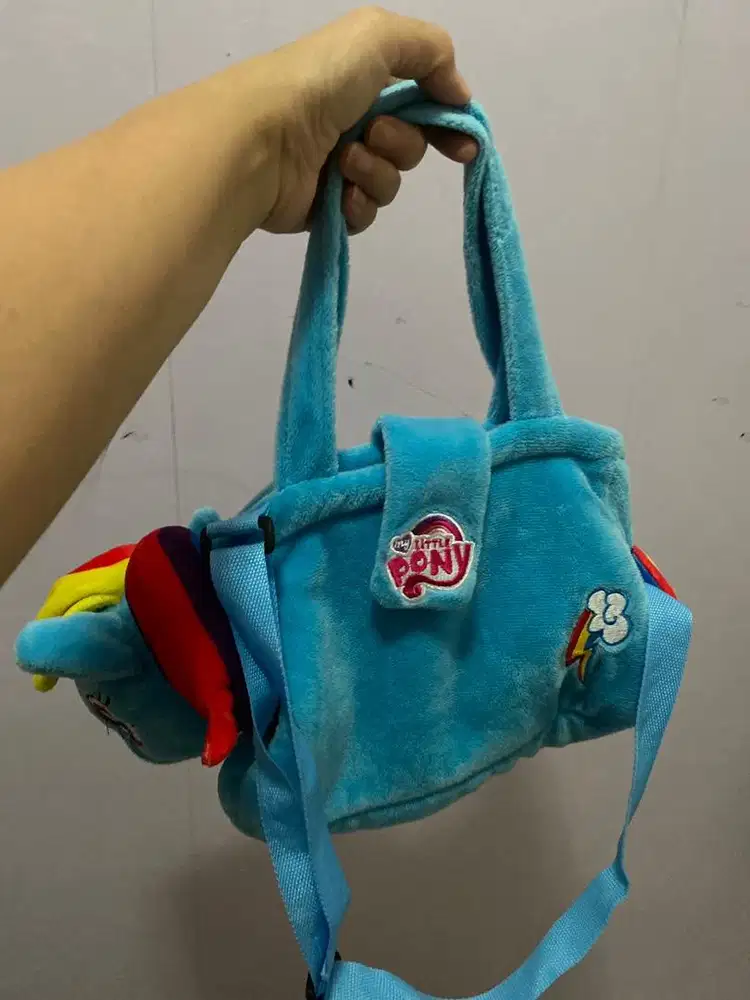 Dapat aneka macam tas