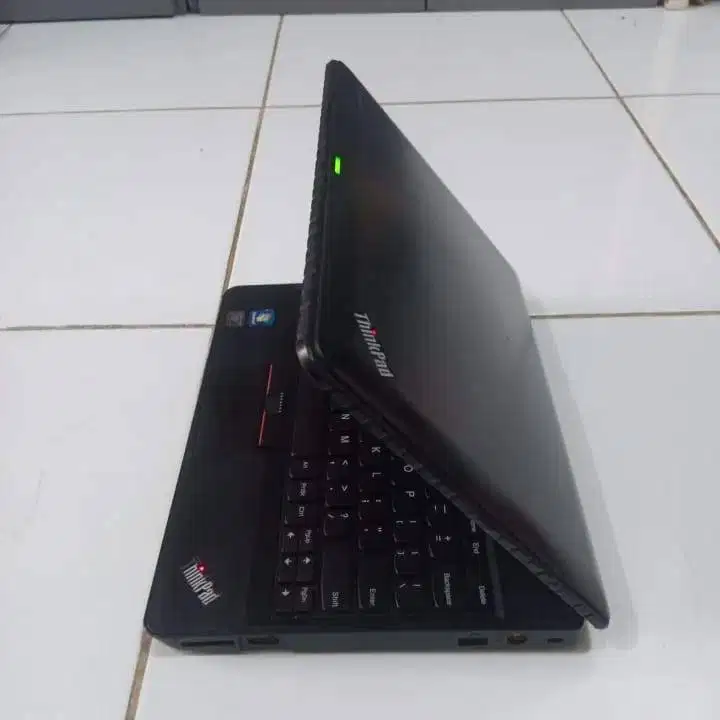 Lenovo Thinkpad X131E Core i3 Ram 4Gb Baterai Baru