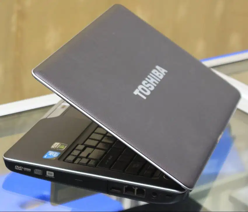 Toshiba Portege M900 Core i3 Ram 4Gb HDD 500Gb Vga Nvidia
