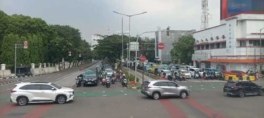 Supir pribadi  freelance luar kota/pulau