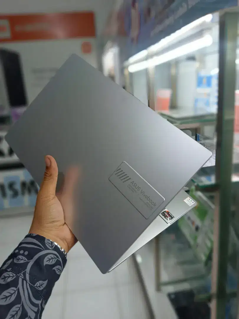 Laptop Asus E1404F COCOK UNTUK EDITING