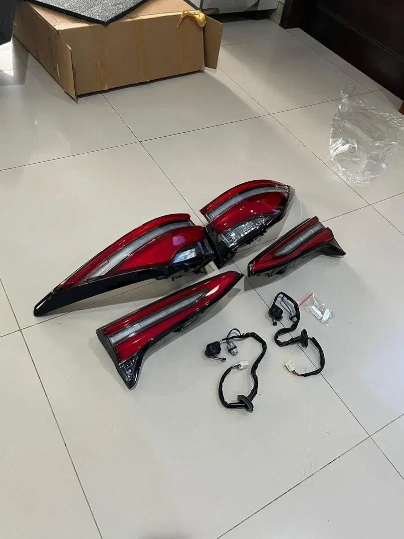 Lampu Belakang Fortuner 2022 2.8 GR Sport original part number