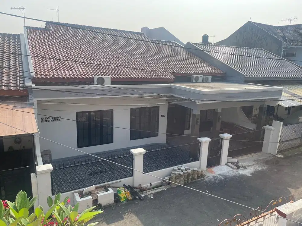 Jual Rumah SIAP HUNI di komplek Pondok Gede.