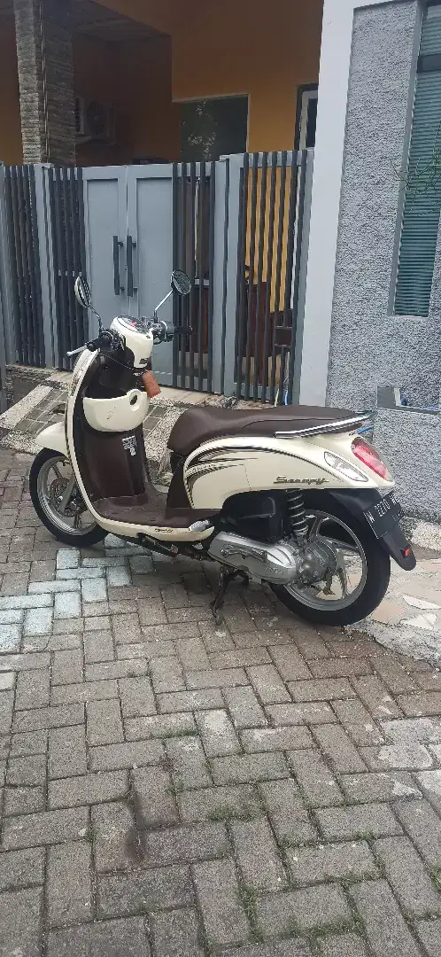 scoopy cram 2014 low kilometer jarang pakai mesin normal fuel original