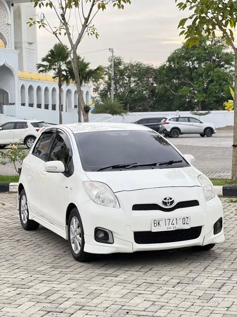 (DP19JT) TOYOTA YARIS E BAKPAO M/T 2012
