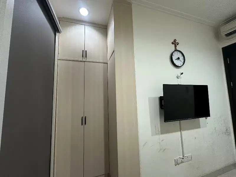 TURUN HARGA  DIJUAL RUMAH GREEN VILLAGE SEMI FURNISH CIPONDOH