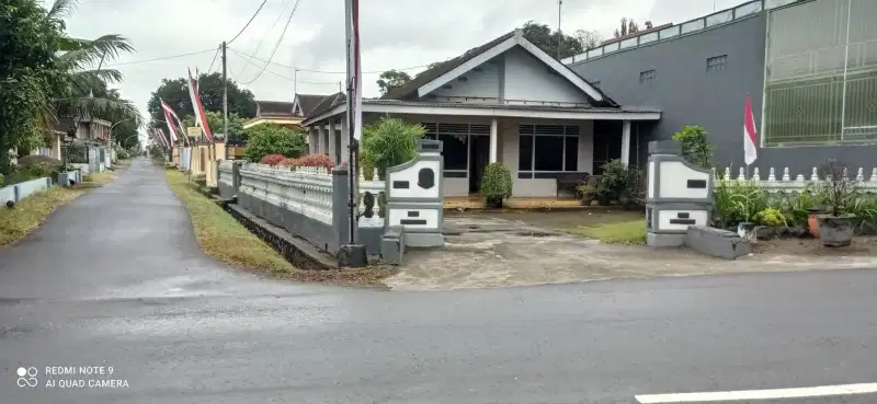 JUAL RUMAH KLASIK TEPI JALAN UTAMA KANIGORO BLITAR