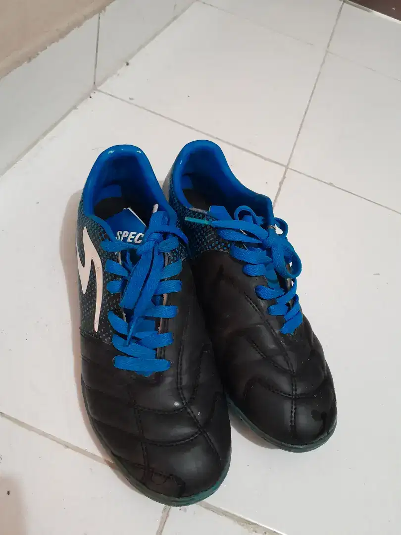 Sepatu futsal specs ori