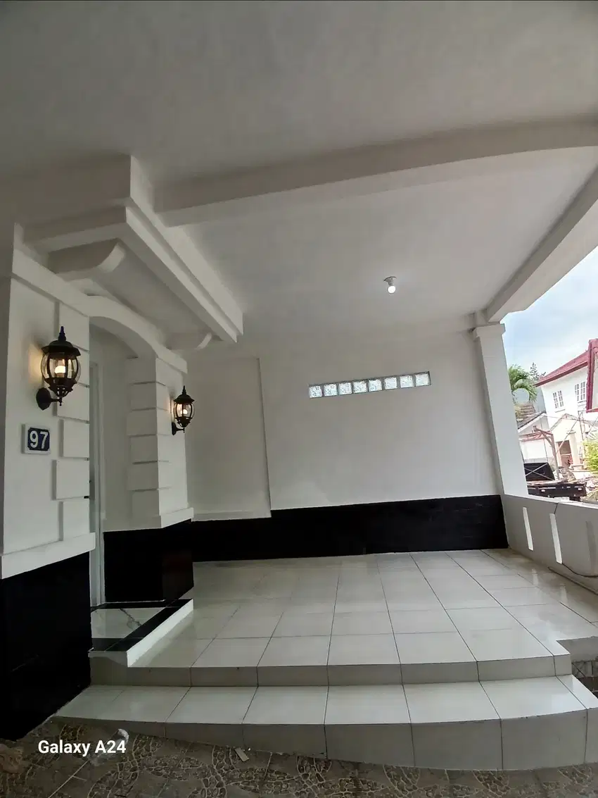 Rumah di CLUSTER TAMAN VENESIA Sentul City