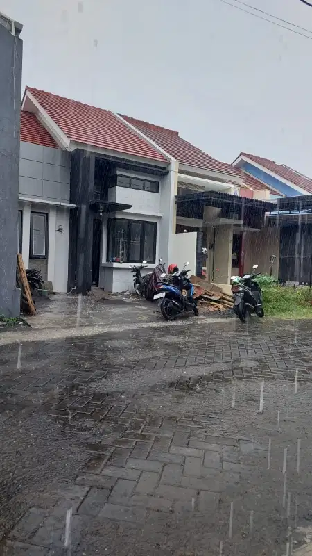 RUMAH MINIMALIS , STRATEGIS , SIAP HUNI DI SEMARANG TIMUR