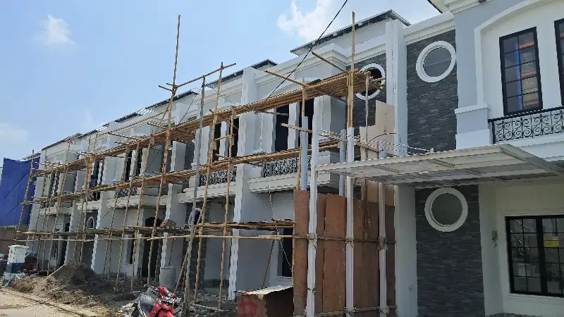 Cluster Sevilla Rumah keren bebas banjir 1 km dari setasiun