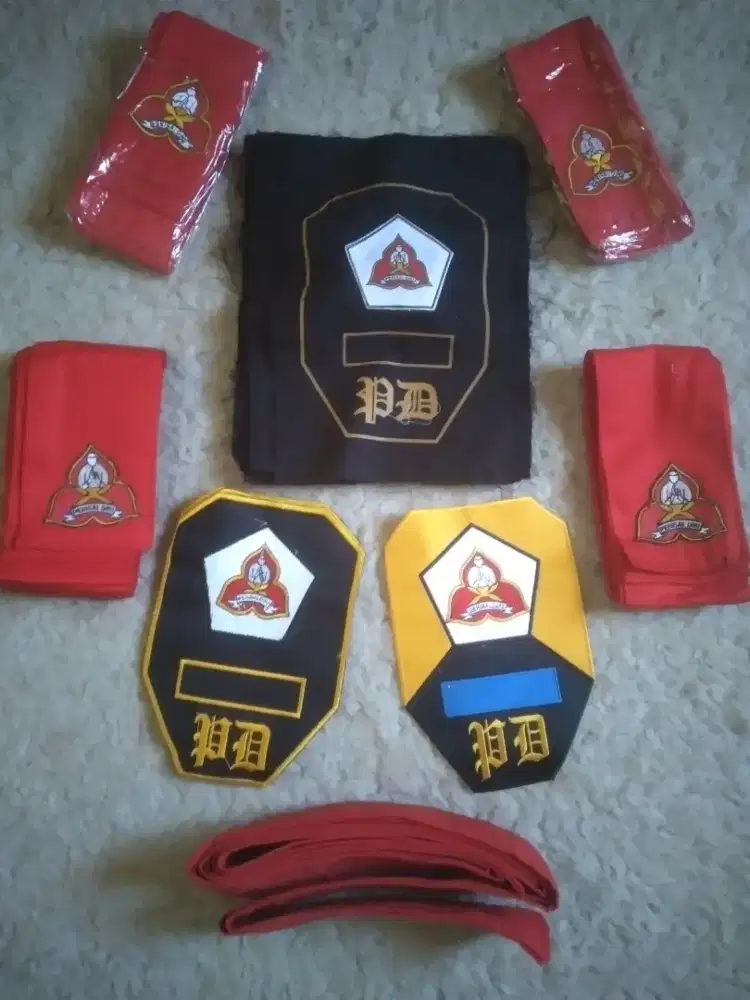 Badge segi8 & Sabuk Merah Perisai Diri