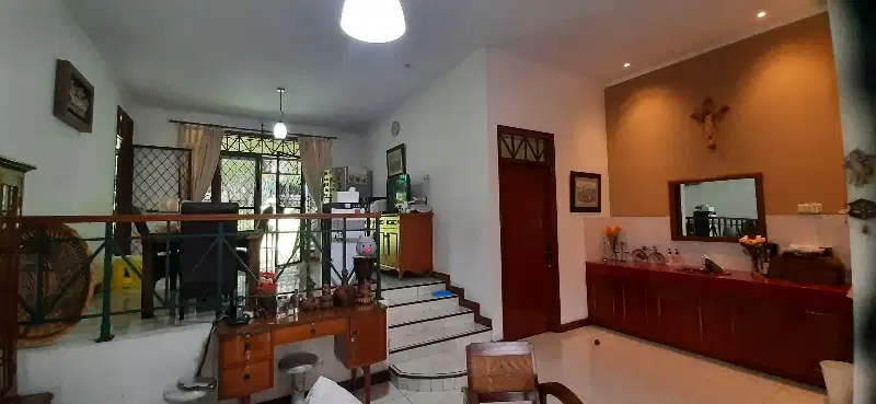 Dijual Rumah Adem Asri Terawat di Dago Pakar