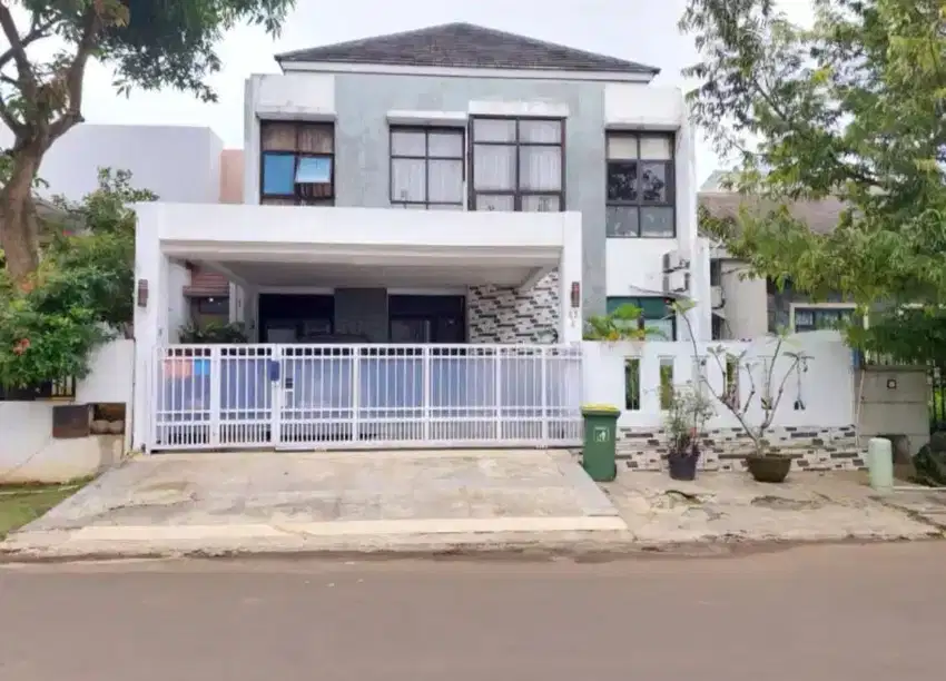 Di jual rumah di daerah Kencana Loka BSD