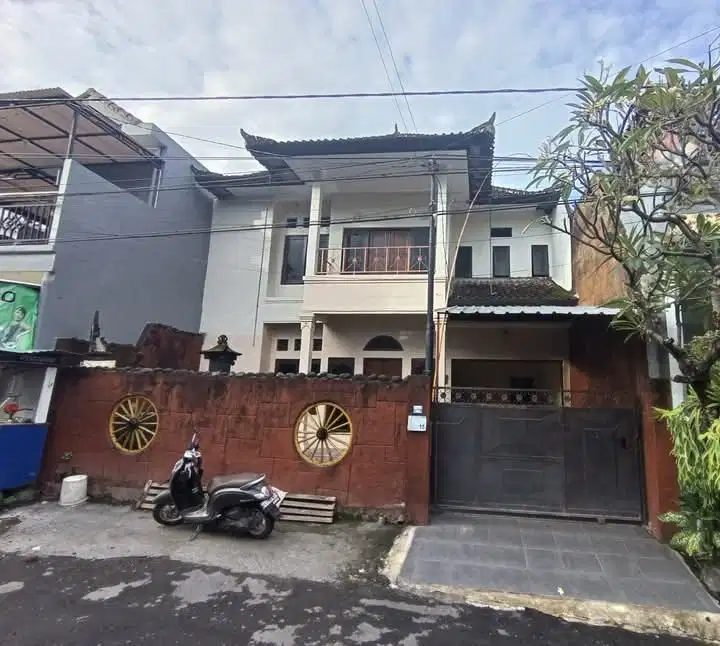 For Rent rumah Jl.Gatsu Tengah