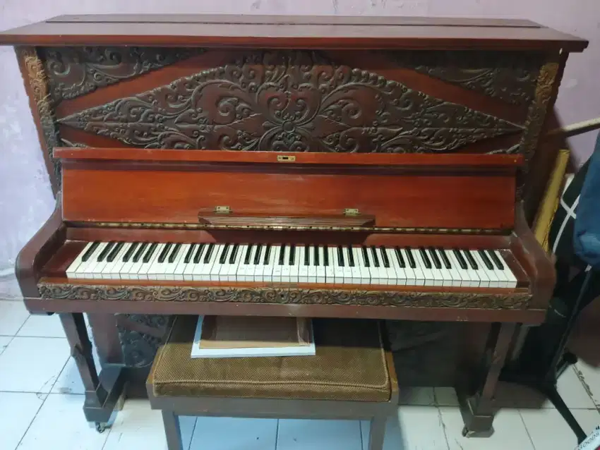 Dijual Piano Antik Rözensbach (Eropa)
