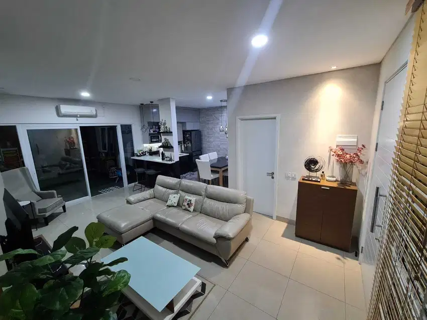 RUMAH CANTIK SIAP HUNI FULL RENOVASI+FURNISHED DI NUSALOKA BSD
