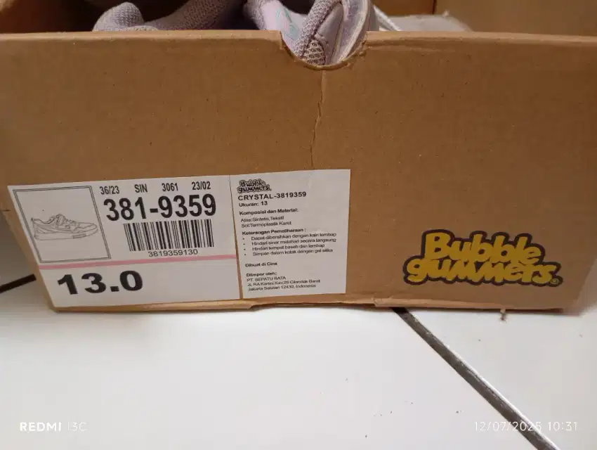 Sepatu anak LED merk BATA bubble Gummers ungu soft..