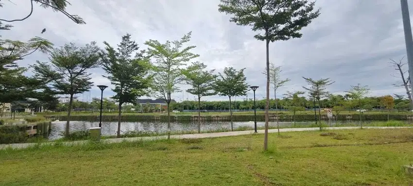 Tanah Kavling Golf Island Luas 300m2 Hoek Danau Termurah Bagus