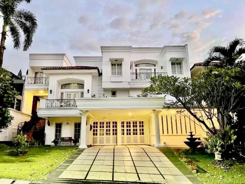 dijual cepat rumah siap huni swimming pool