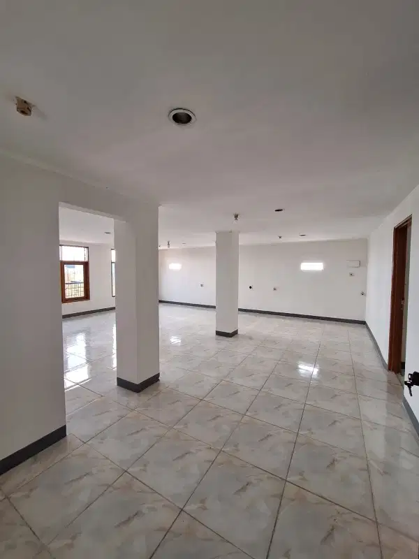 Dijual Rumah dengan 2,5 lantai di Citra Garden 1 Extention