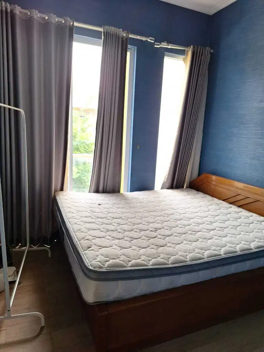 DIJUAL RUMAH GREENLAKE 2 1/2 LANTAI CIPONDOH TANGERANG
